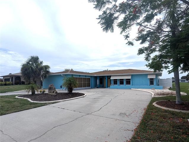 50 Caddy Rd, Rotonda West, FL 33947