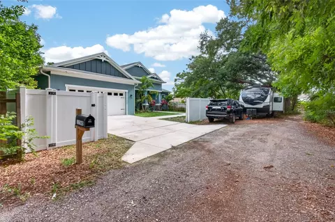 Exterior - 11560 110th Ave, Largo, FL 33778 photo 3 of 11