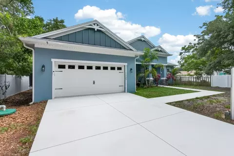Exterior - 11560 110th Ave, Largo, FL 33778 photo 4 of 11