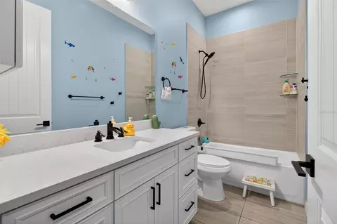Bath - 11560 110th Ave, Largo, FL 33778 photo 5 of 6