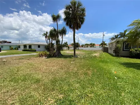 380 46th Ave, Saint Pete Beach, FL 33706