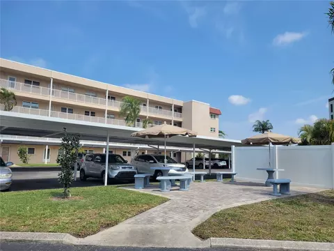 9950 62nd Ter N #404, Saint Petersburg, FL 33708