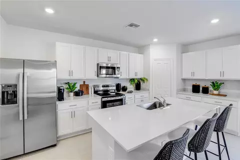 Kitchen - 3616 Ambersweet Xing, Parrish, FL 34219 photo 4 of 5