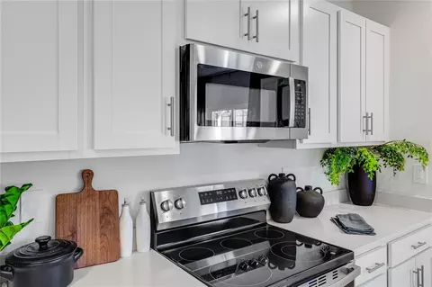 Kitchen - 3616 Ambersweet Xing, Parrish, FL 34219 photo 2 of 5