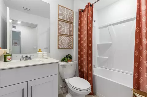 Bath - 3534 Ambersweet Xing, Parrish, FL 34219 photo 3 of 5
