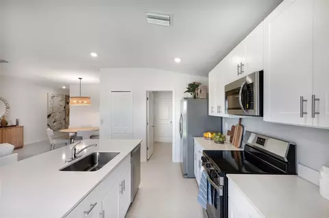 Kitchen - 3534 Ambersweet Xing, Parrish, FL 34219 photo 3 of 8