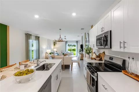 Kitchen - 3534 Ambersweet Xing, Parrish, FL 34219 photo 5 of 8