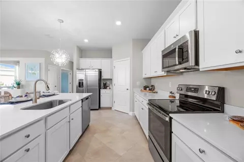 Kitchen - 3609 Ambersweet Xing, Parrish, FL 34219 photo 2 of 5
