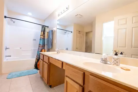 Bath - 332 Wooded Crossing Cir, Saint Augustine, FL 32084 photo 2 of 3