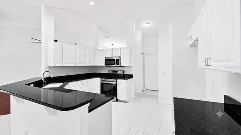 Kitchen - 3325 Indian Trl, Eustis, FL 32726 photo 2 of 2