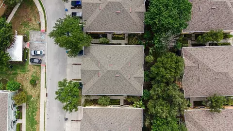 View/Area - 6754 Eagle Feather Dr, Riverview, FL 33578 photo 3 of 9