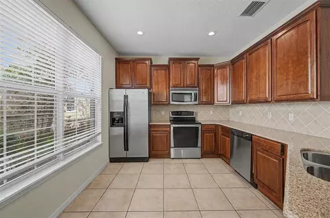 Kitchen - 6754 Eagle Feather Dr, Riverview, FL 33578 photo 3 of 5