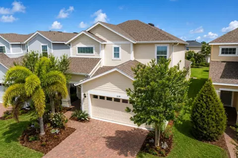 6118 Voyagers Pl, Apollo Beach, FL 33572