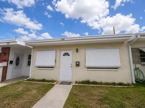 250 Rosery Rd NW #328, Largo, FL 33770