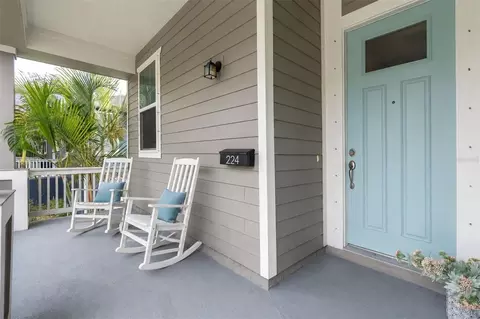 224 NE Jefferson Cir N, Saint Petersburg, FL 33702