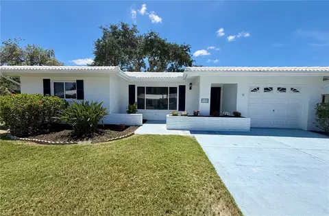 9608 41st St N #2, Pinellas Park, FL 33782