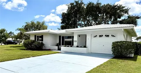 9608 41st St N #2, Pinellas Park, FL 33782