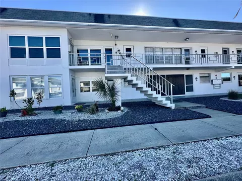 1221 Drew St #D9, Clearwater, FL 33755