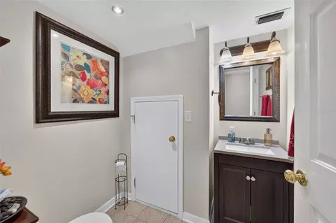 Bath - 10818 Brickside Ct, Riverview, FL 33579 photo 1 of 7