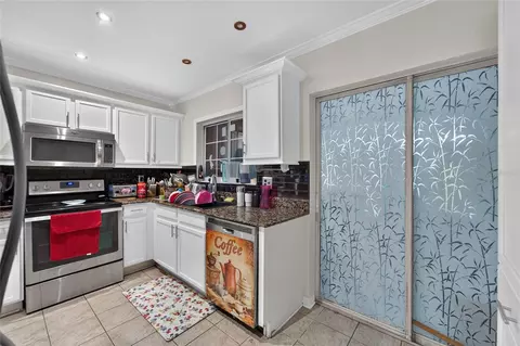 Kitchen - 10818 Brickside Ct, Riverview, FL 33579 photo 1 of 5