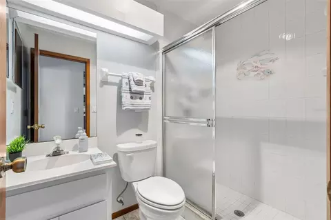 Bath - 5247 Tropical Pt, Weeki Wachee, FL 34607 photo 1 of 5