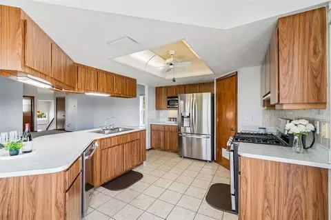Kitchen - 5247 Tropical Pt, Weeki Wachee, FL 34607 photo 7 of 10