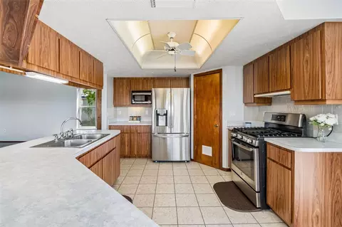 Kitchen - 5247 Tropical Pt, Weeki Wachee, FL 34607 photo 6 of 10