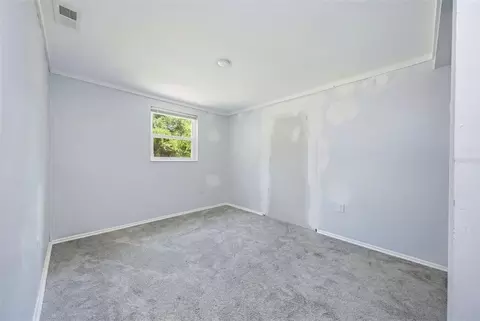Bedroom - 11410 Thomas Rd, Seffner, FL 33584 photo 3 of 7