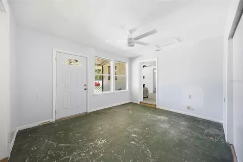 Living - 11410 Thomas Rd, Seffner, FL 33584 photo 4 of 9