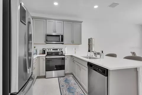 Kitchen - 10967 Quickwater Ct, Riverview, FL 33569 photo 2 of 3