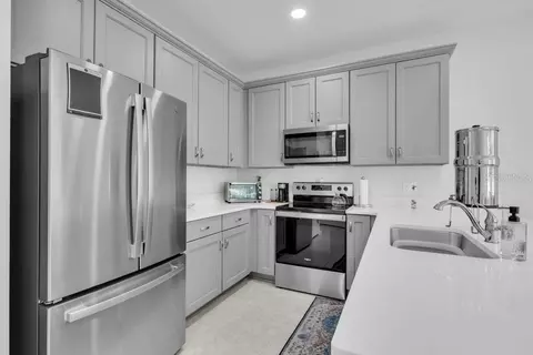 Kitchen - 10967 Quickwater Ct, Riverview, FL 33569 photo 3 of 3