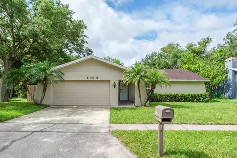 1313 Whisper Dr, Largo, FL 33770