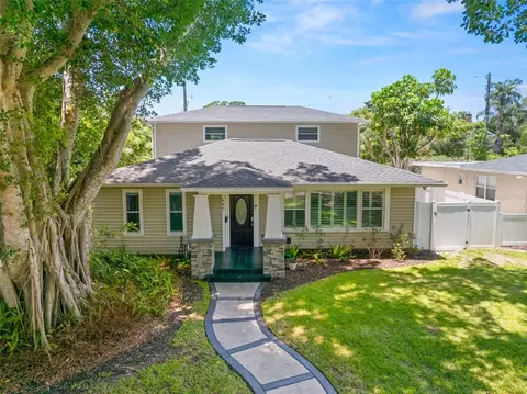 427 Villagrande Ave S, Saint Petersburg, FL 33707