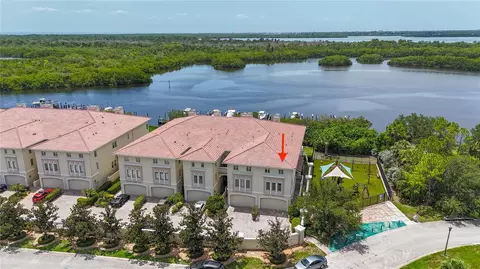 1008 Paseo Del Rio NE, Saint Petersburg, FL 33702