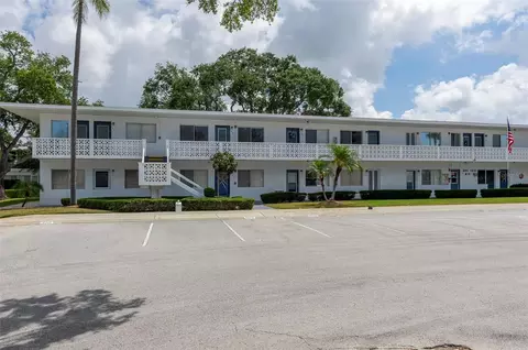 8221 112th St #209, Seminole, FL 33772