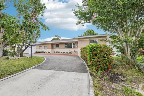 2709 49th St N, Saint Petersburg, FL 33710