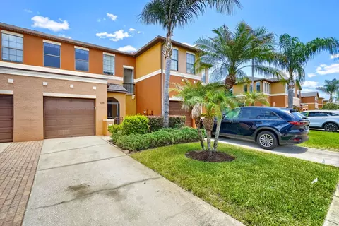 1048 Tullamore Dr, Wesley Chapel, FL 33543