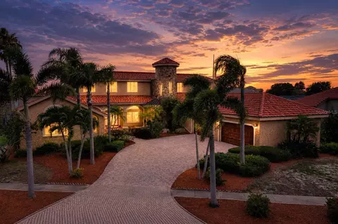 1005 Piano Ln, Apollo Beach, FL 33572