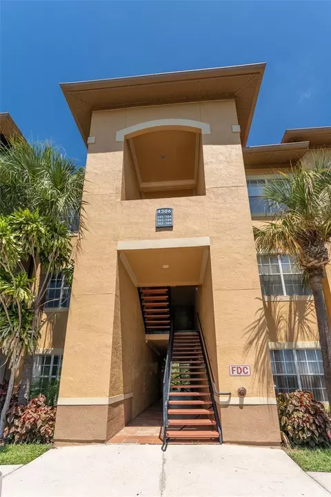 4306 Bayside Village Dr #202, Tampa, FL 33615