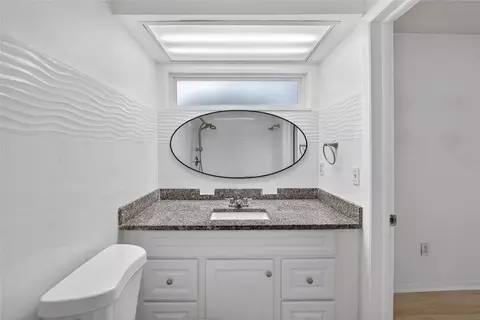 Bath - 1900 Stanton Ave, Largo, FL 33770 photo 3 of 4