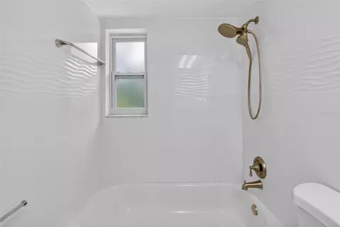 Bath - 1900 Stanton Ave, Largo, FL 33770 photo 2 of 4