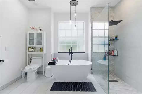Bath - 8424 Balm St, Weeki Wachee, FL 34607 photo 3 of 7