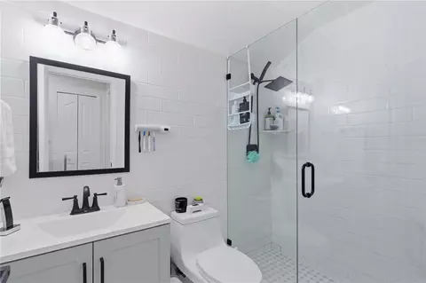 Bath - 8424 Balm St, Weeki Wachee, FL 34607 photo 6 of 7