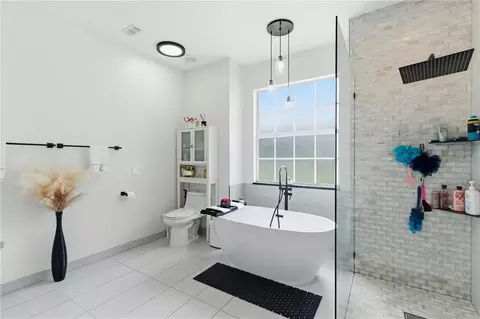 Bath - 8424 Balm St, Weeki Wachee, FL 34607 photo 4 of 7