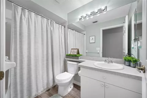 Bath - 7740 Craighurst Loop, Trinity, FL 34655 photo 2 of 4