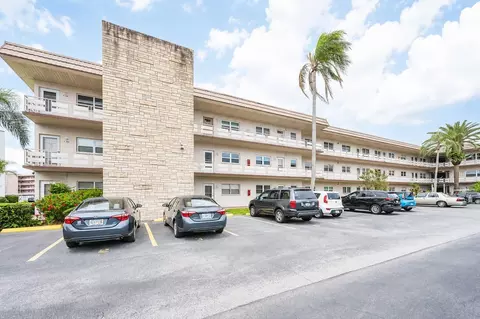 5530 80th St N #B308, Saint Petersburg, FL 33709