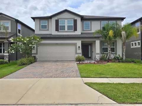 2950 Adams Cross Dr, Zephyrhills, FL 33540