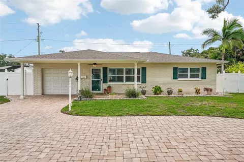 9725 48th Pl N, Saint Petersburg, FL 33708