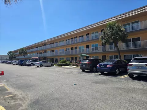 6400 46th Ave N #301, Kenneth City, FL 33709