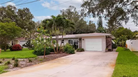 14668 Wildwood Dr, Largo, FL 33774